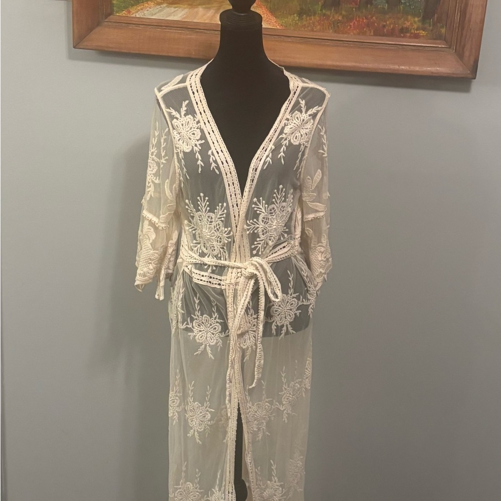 Amiani Chic Cotton/Blend Sheer Belted Robe in Cream S/M